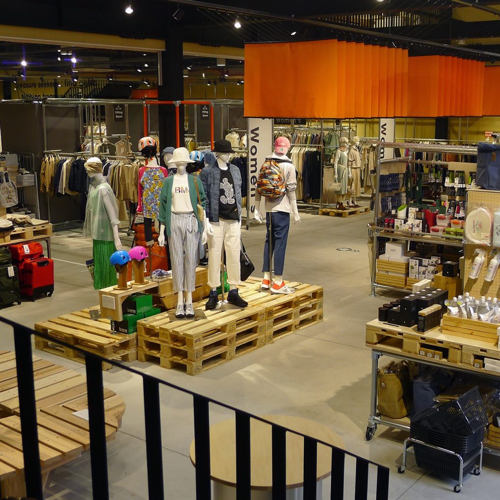 【オリジナルハンガー製作】「アンドブリッジ」ニューポートひたちなか店 様のご紹介