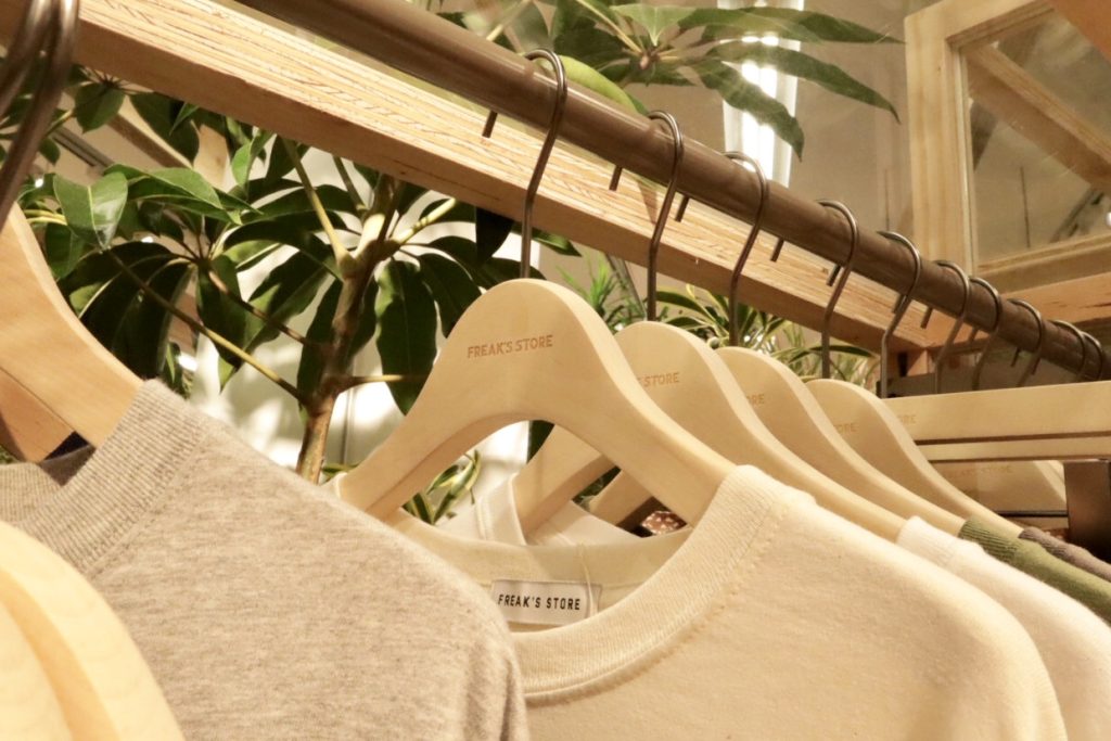 【オリジナルハンガー制作】FREAK’S STORE　横浜ベイサイド店 様のご紹介