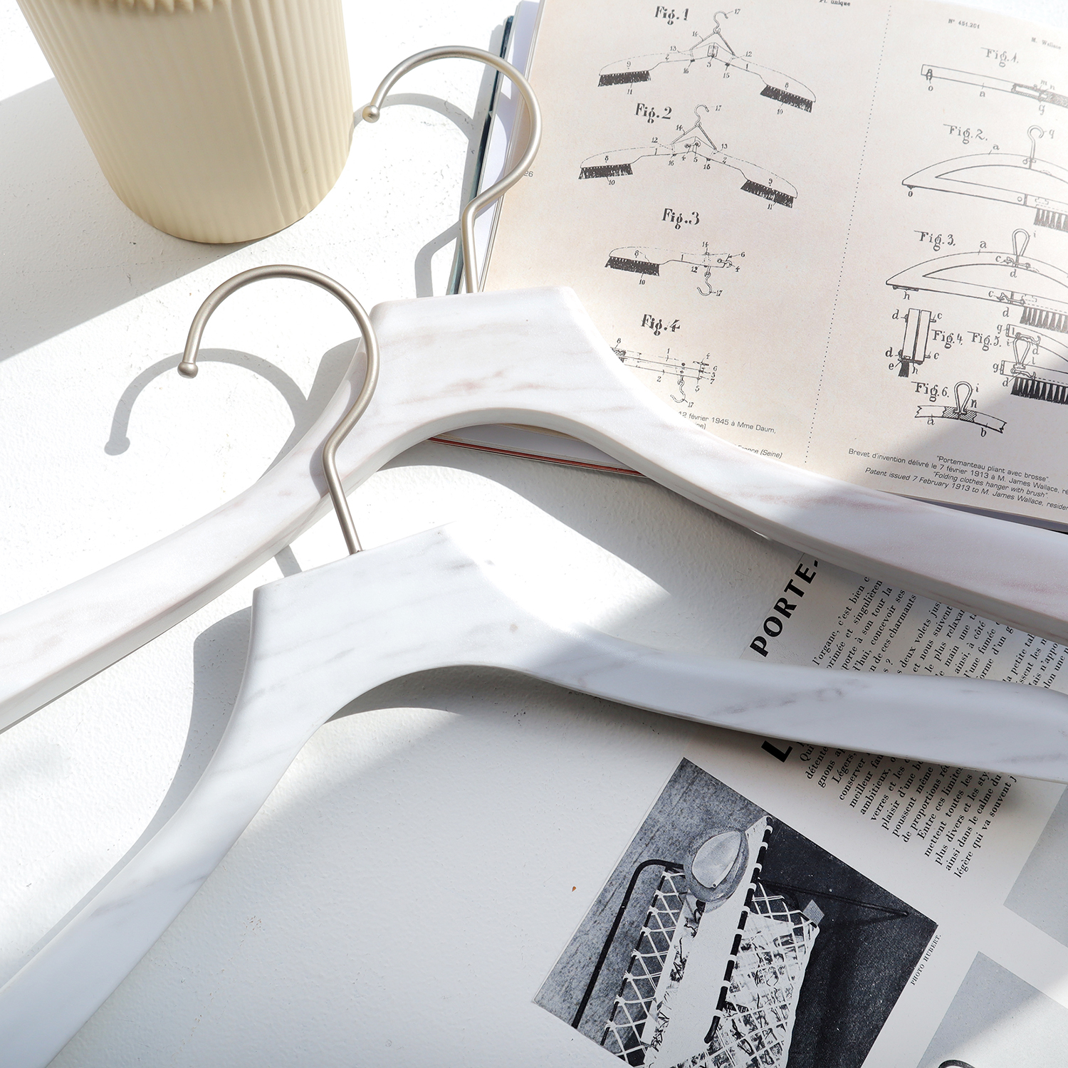 【ストック商品】小売向け商品＜大理石柄バルミーハンガー＞