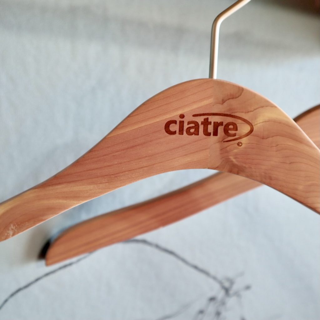 【オリジナルハンガー製作】HOUSE CIATRE KYOTO（ハウス　シアター　キョウト）様のご紹介