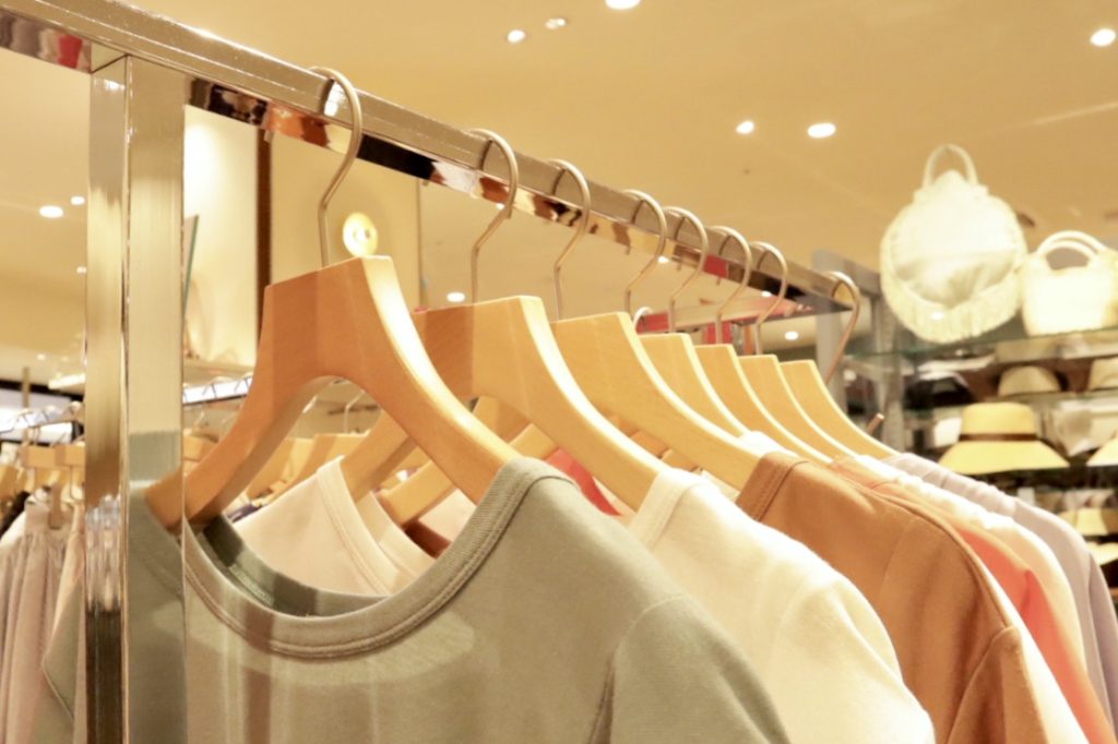 【オリジナルハンガー制作】BEAMS OUTLET　横浜店 様のご紹介