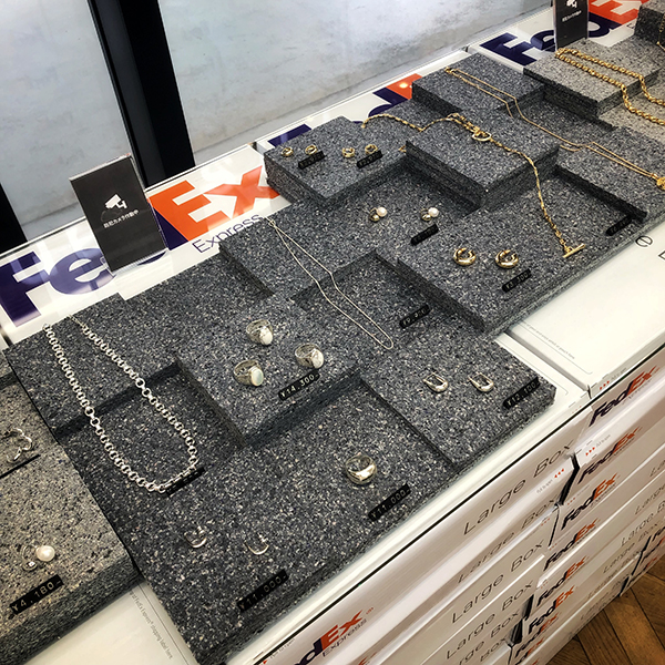 【オリジナルディスプレイ什器製作】Firsthand RAYARD 様のご紹介